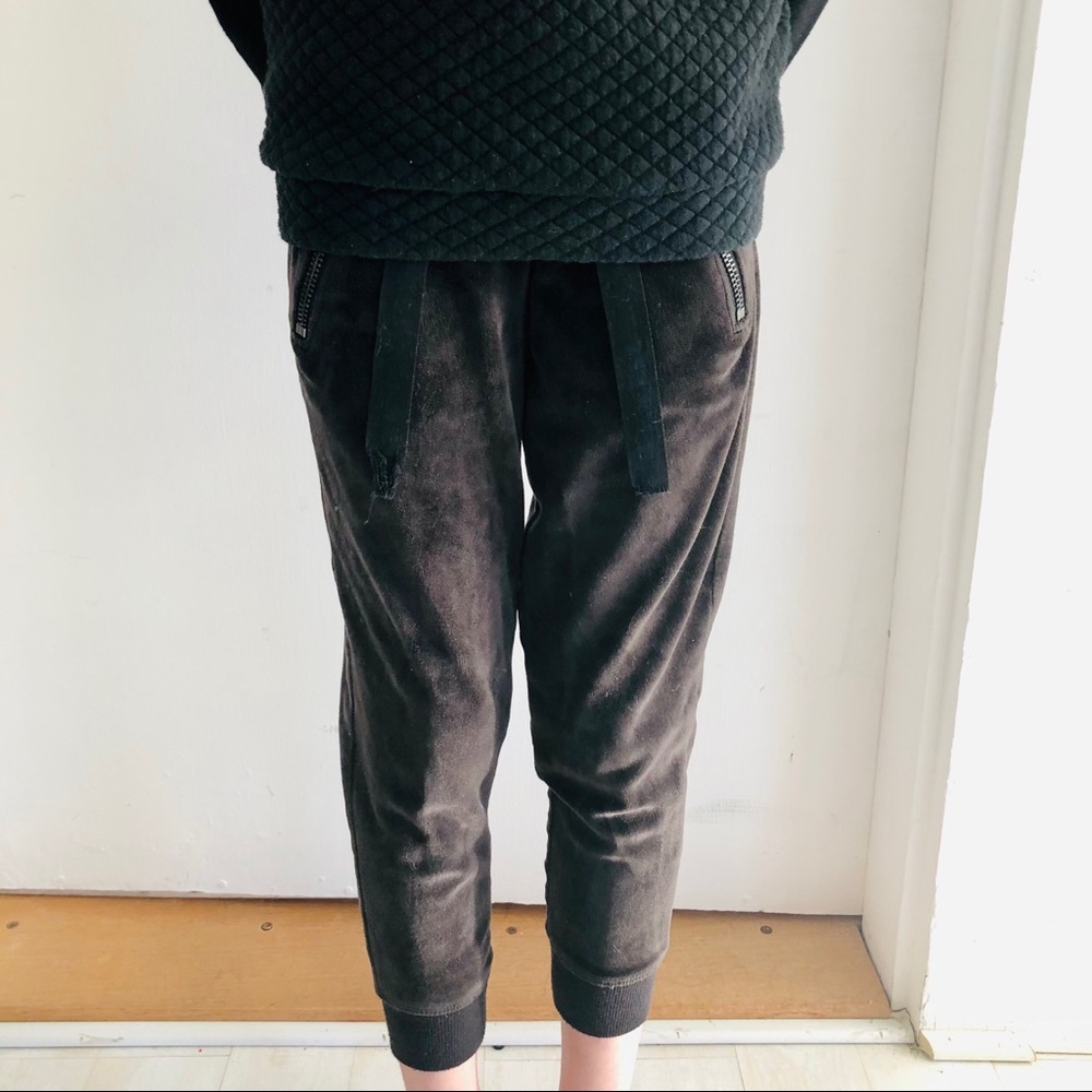 5x$25 CXJ Justice Zipper Side Pockets Velvet Joggers, size 5
